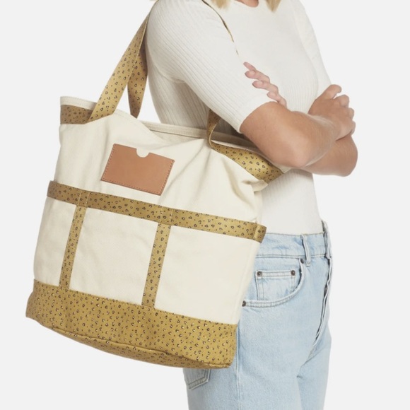 Madewell Canvas Camden Tote Bag in Mini Leopard - Picture 7 of 11